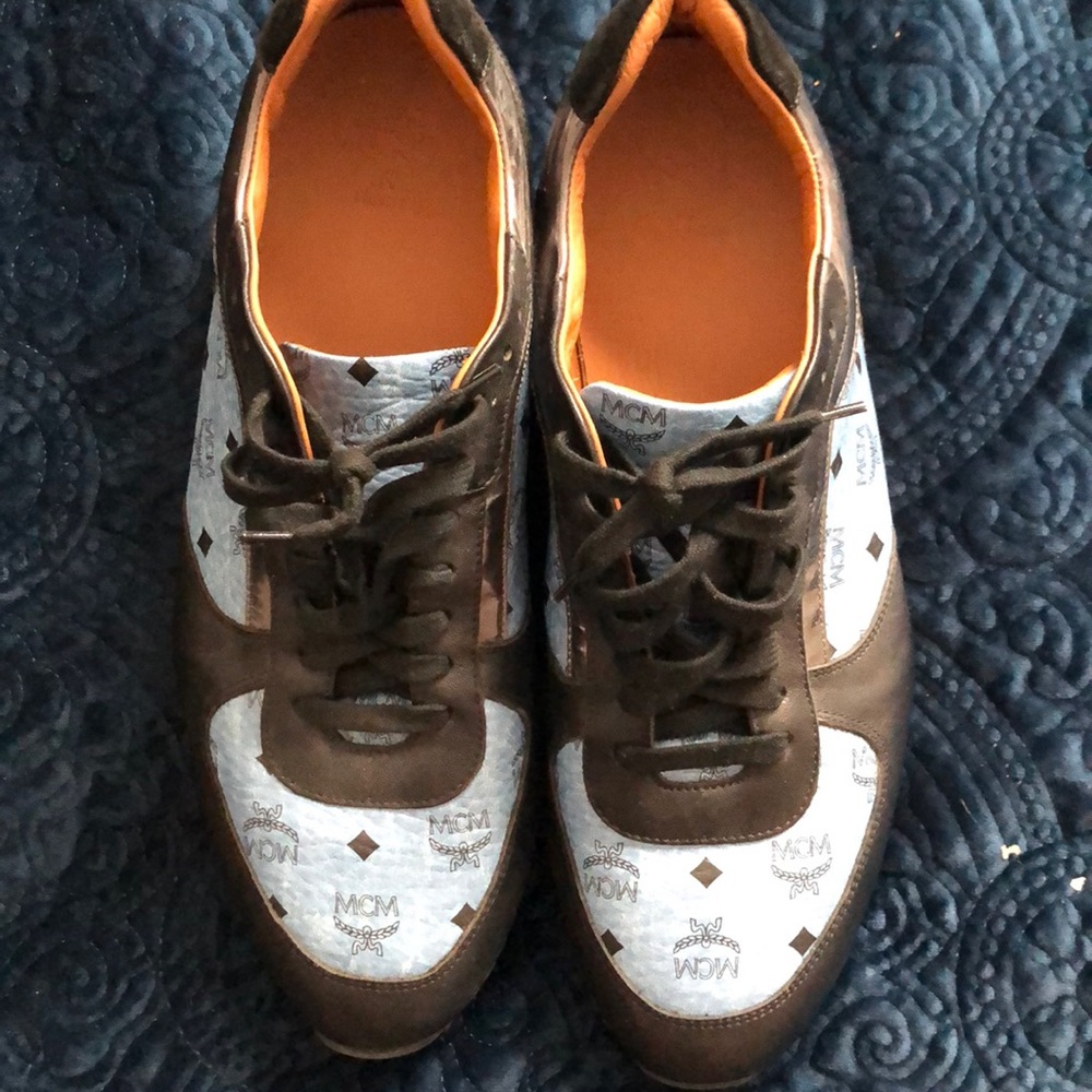 Shoes size 12